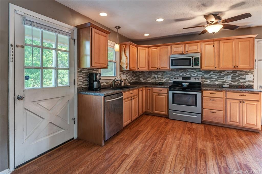 9 Oakland Street Weaverville NC 28787