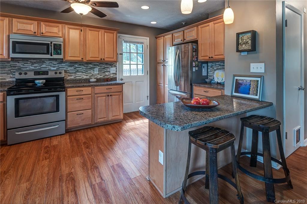 9 Oakland Street Weaverville NC 28787