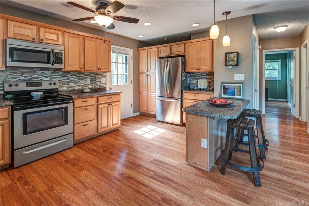 9 Oakland Street Weaverville NC 28787