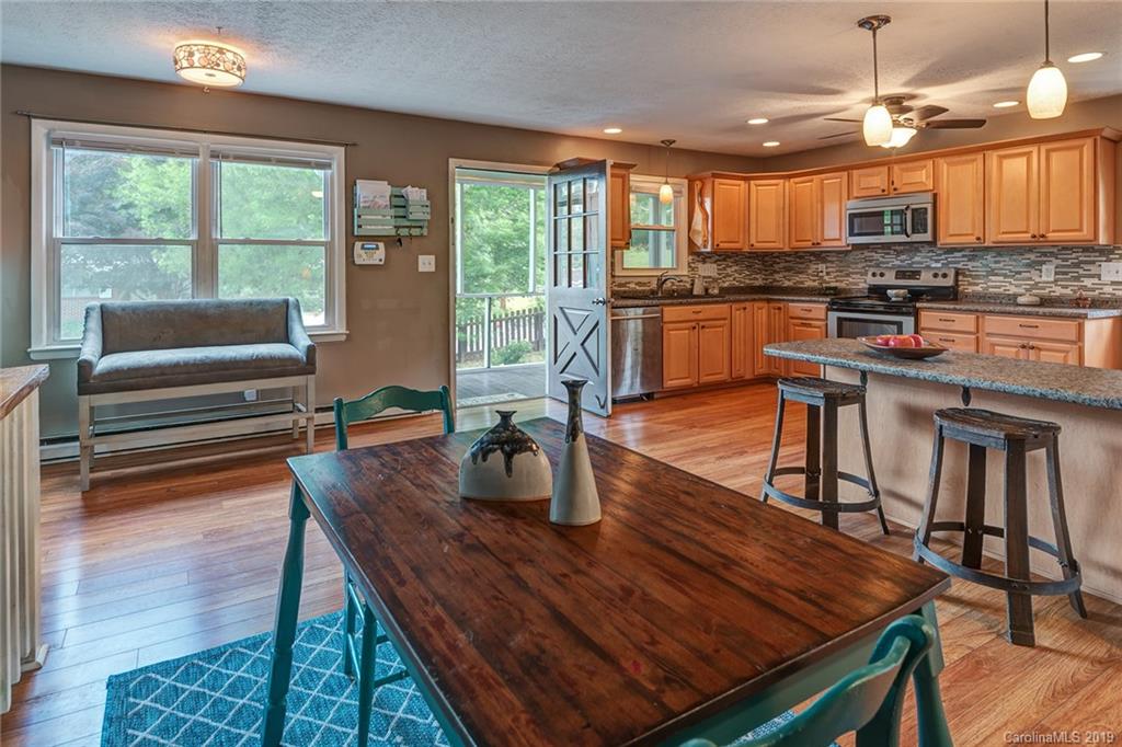 9 Oakland Street Weaverville NC 28787