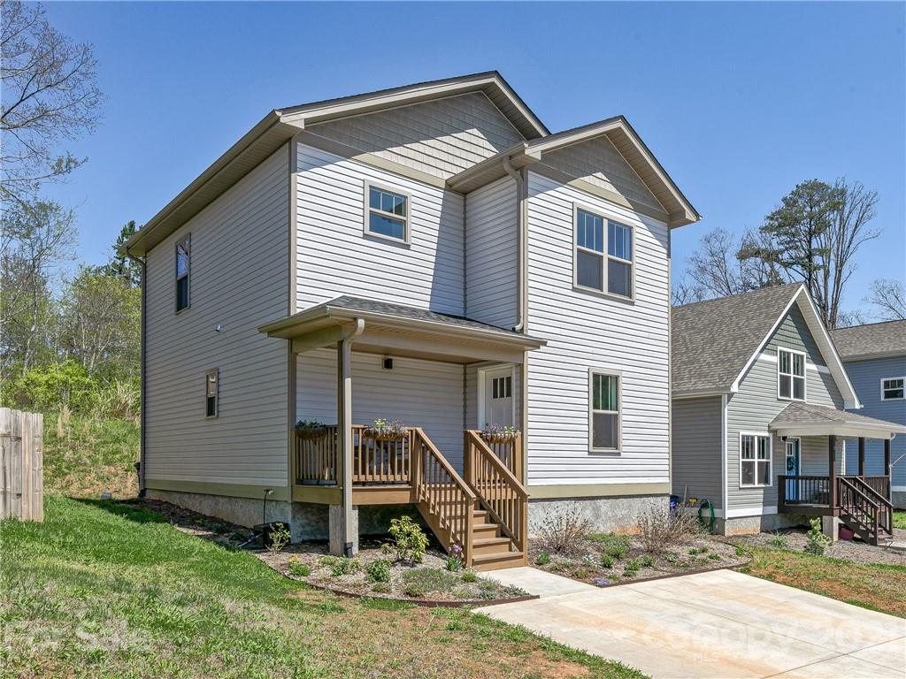 19 Yarrow Meadow Road Weaverville NC 28787