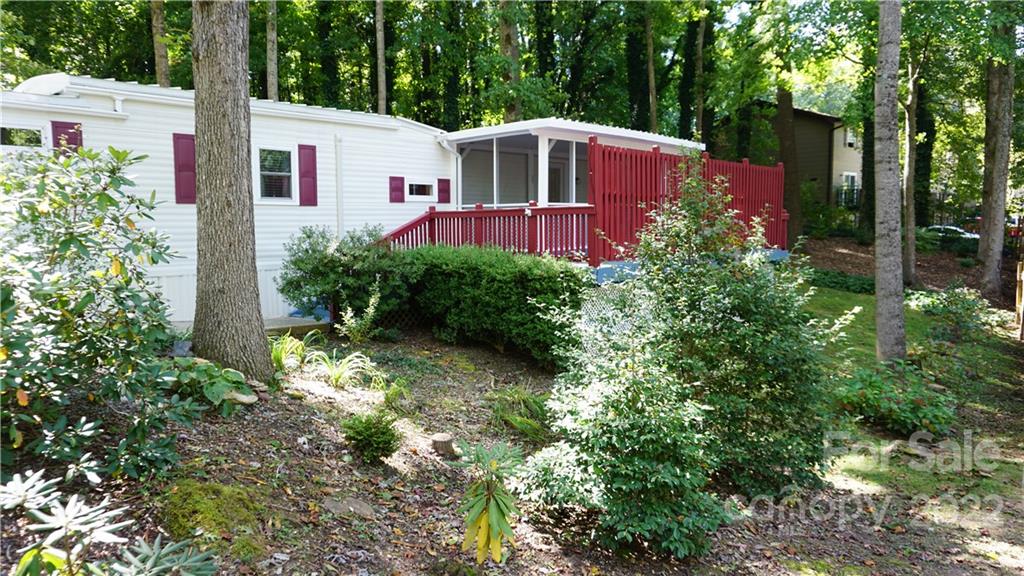 18 N Mockingbird Lane Arden NC 28704