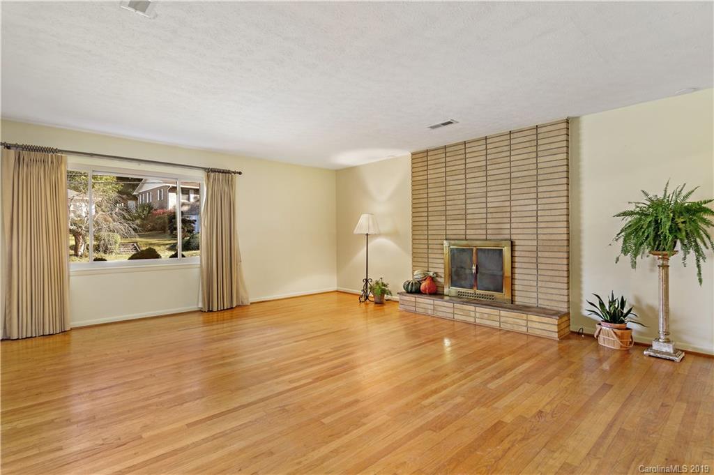 123 Wyoming Road Asheville NC 28803