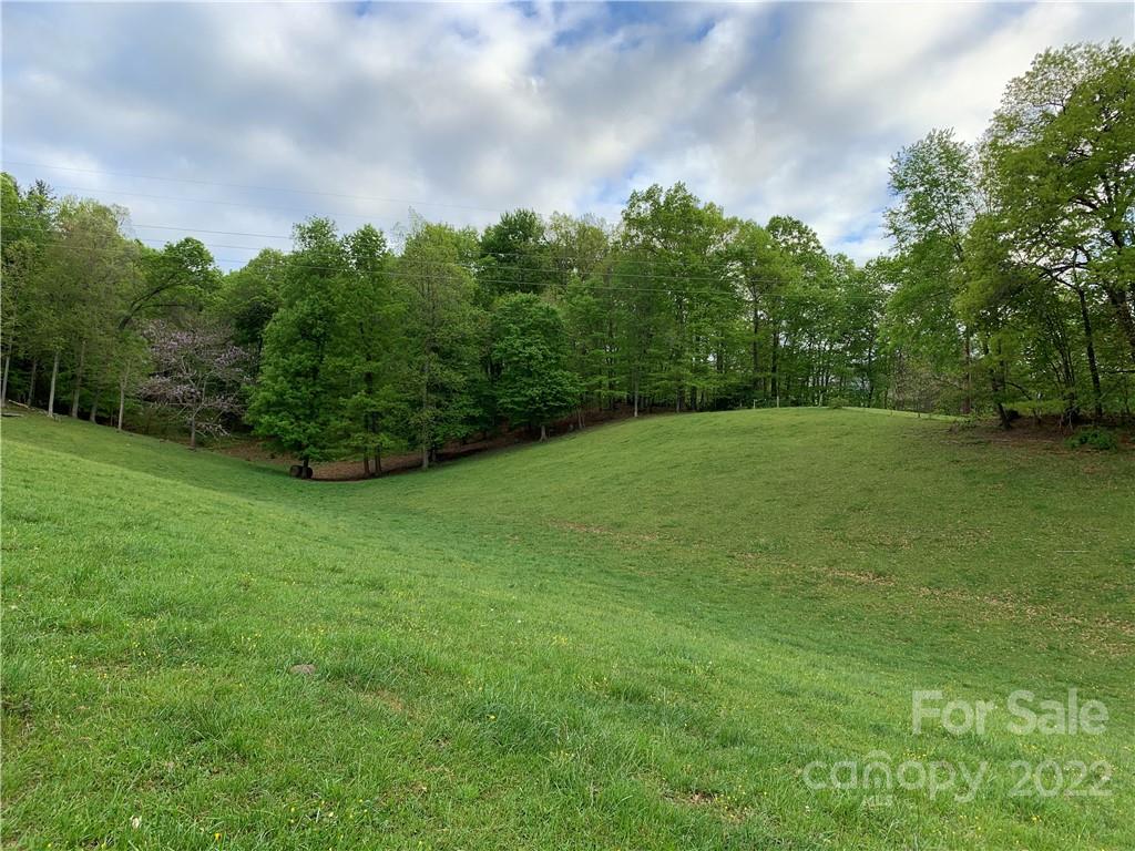 14 Dee Silvers Lane Burnsville NC 28714