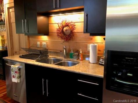 87 Ali Avenue Bakersville NC 28705