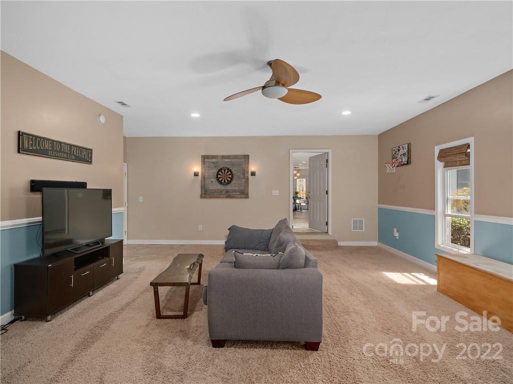 564 Brook Knoll Circle Weaverville NC 28787