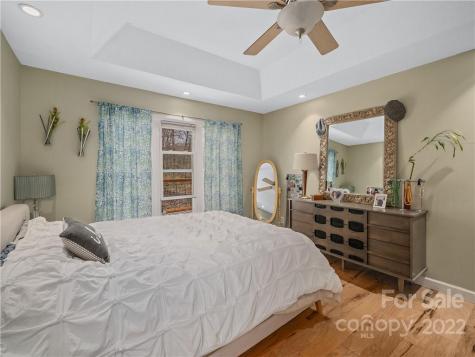 564 Brook Knoll Circle Weaverville NC 28787