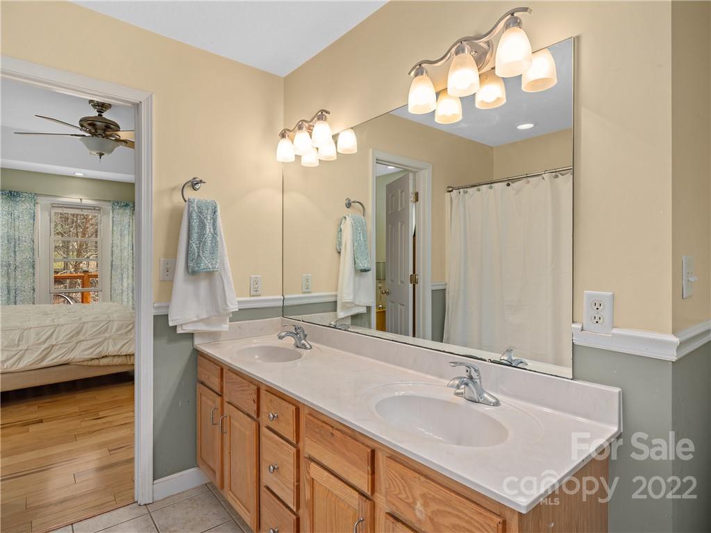 564 Brook Knoll Circle Weaverville NC 28787
