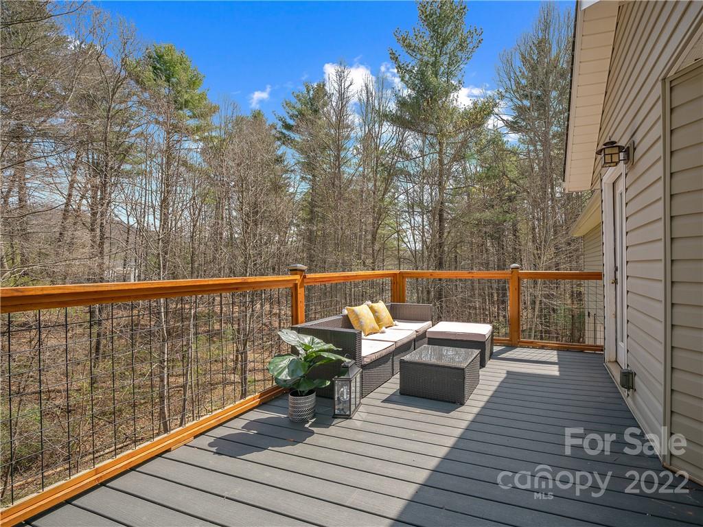 564 Brook Knoll Circle Weaverville NC 28787