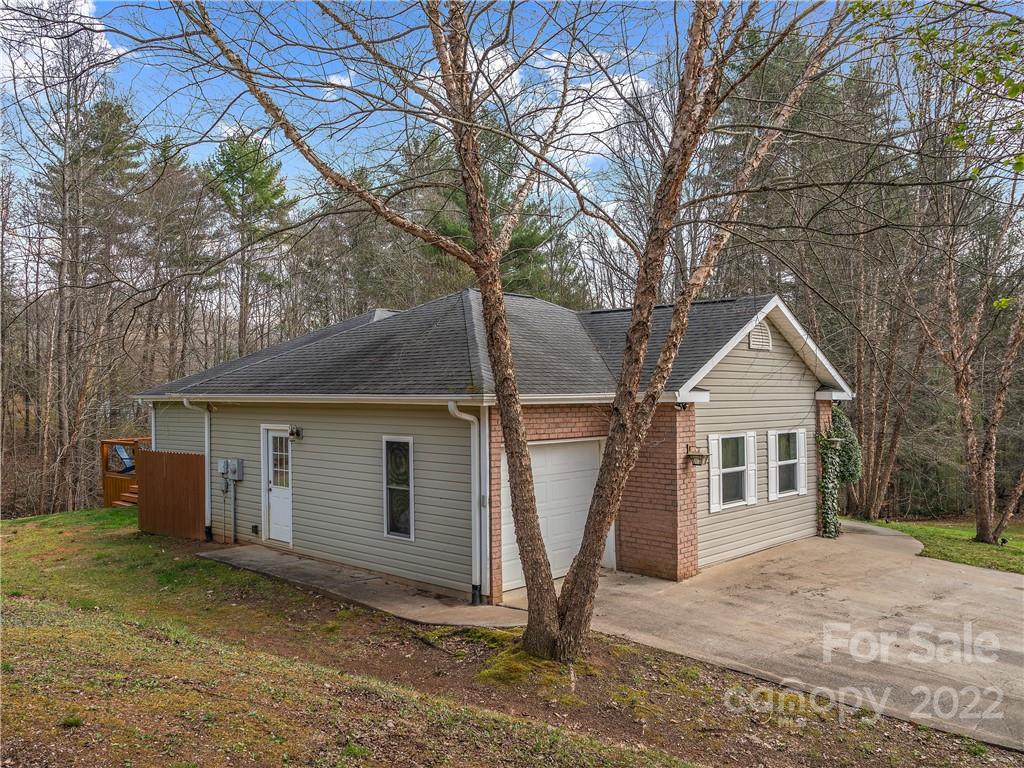 564 Brook Knoll Circle Weaverville NC 28787