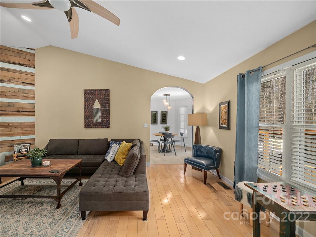 564 Brook Knoll Circle Weaverville NC 28787