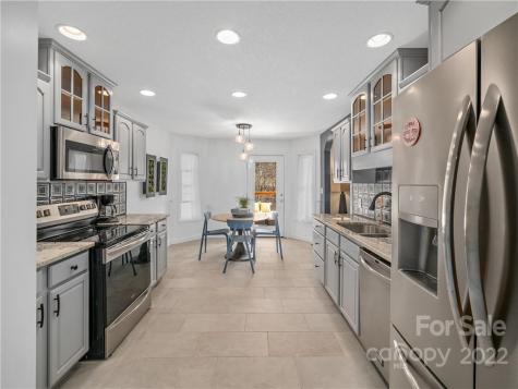 564 Brook Knoll Circle Weaverville NC 28787