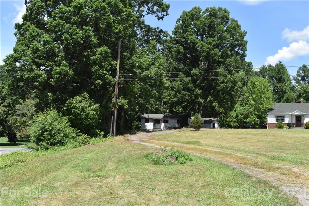 105 Fairmont Road Candler NC 28715