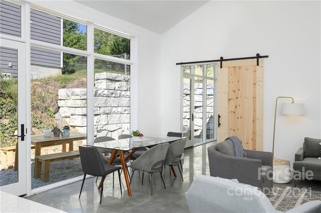 104 Woodrow Avenue Asheville NC 28801