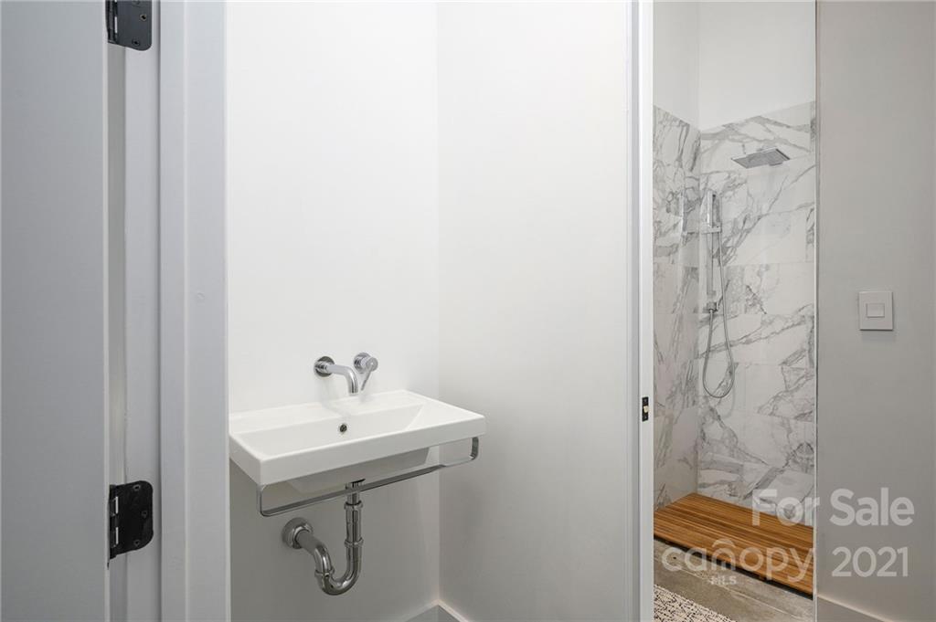 104 Woodrow Avenue Asheville NC 28801