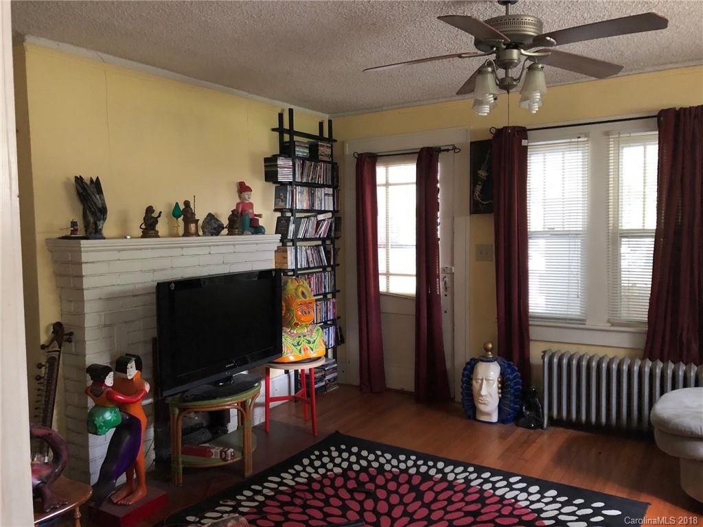 27 Wamboldt Avenue Asheville NC 28806