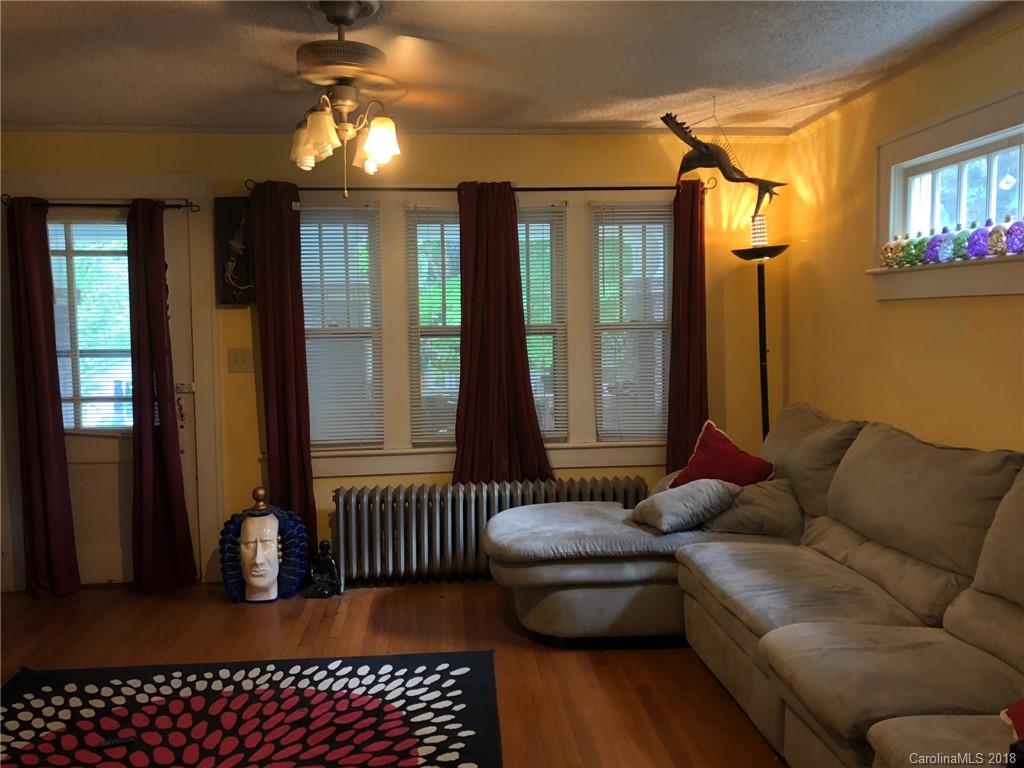 27 Wamboldt Avenue Asheville NC 28806