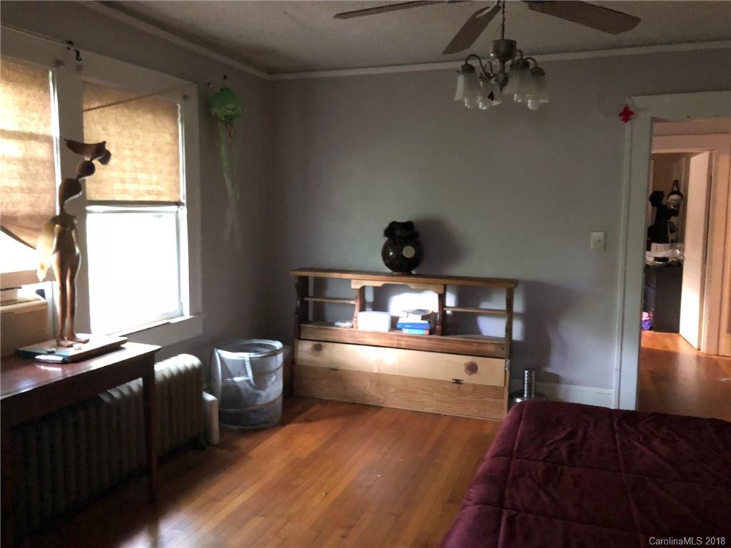 27 Wamboldt Avenue Asheville NC 28806