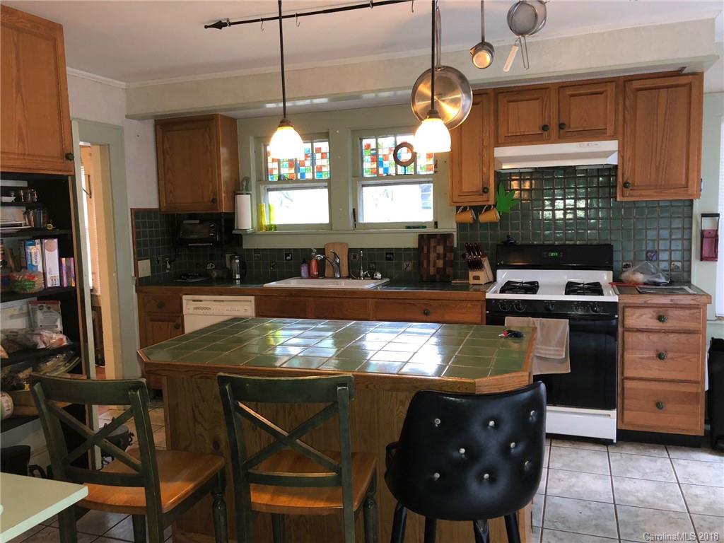 27 Wamboldt Avenue Asheville NC 28806