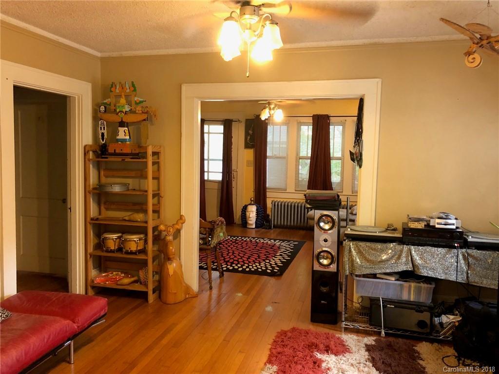 27 Wamboldt Avenue Asheville NC 28806