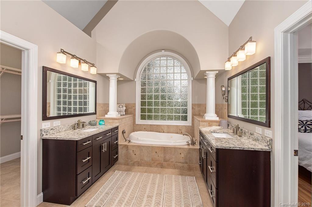 20 Hillcrest Drive Weaverville NC 28787