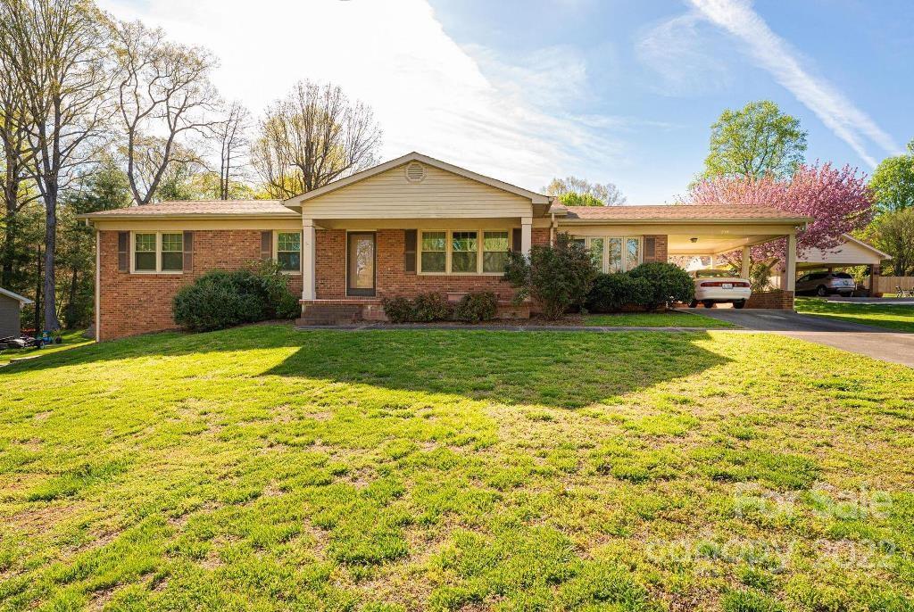 2010 12th Street NE Hickory NC 28601
