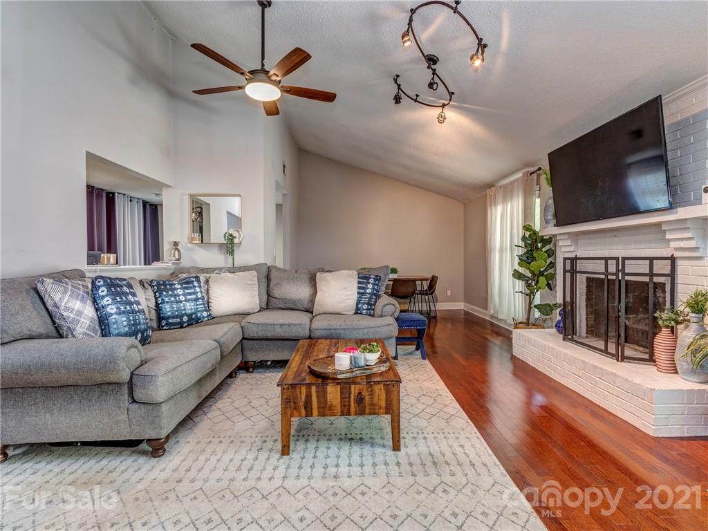 6212 Pella Road Charlotte NC 28211