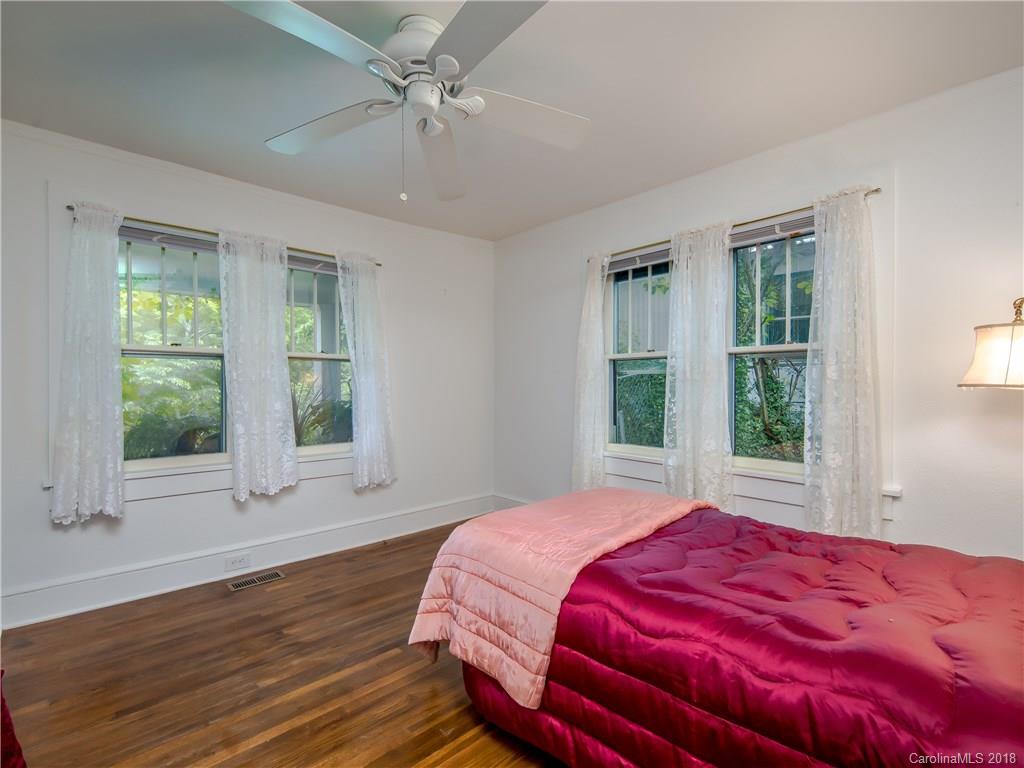 13 Deavermont Circle Asheville NC 28806