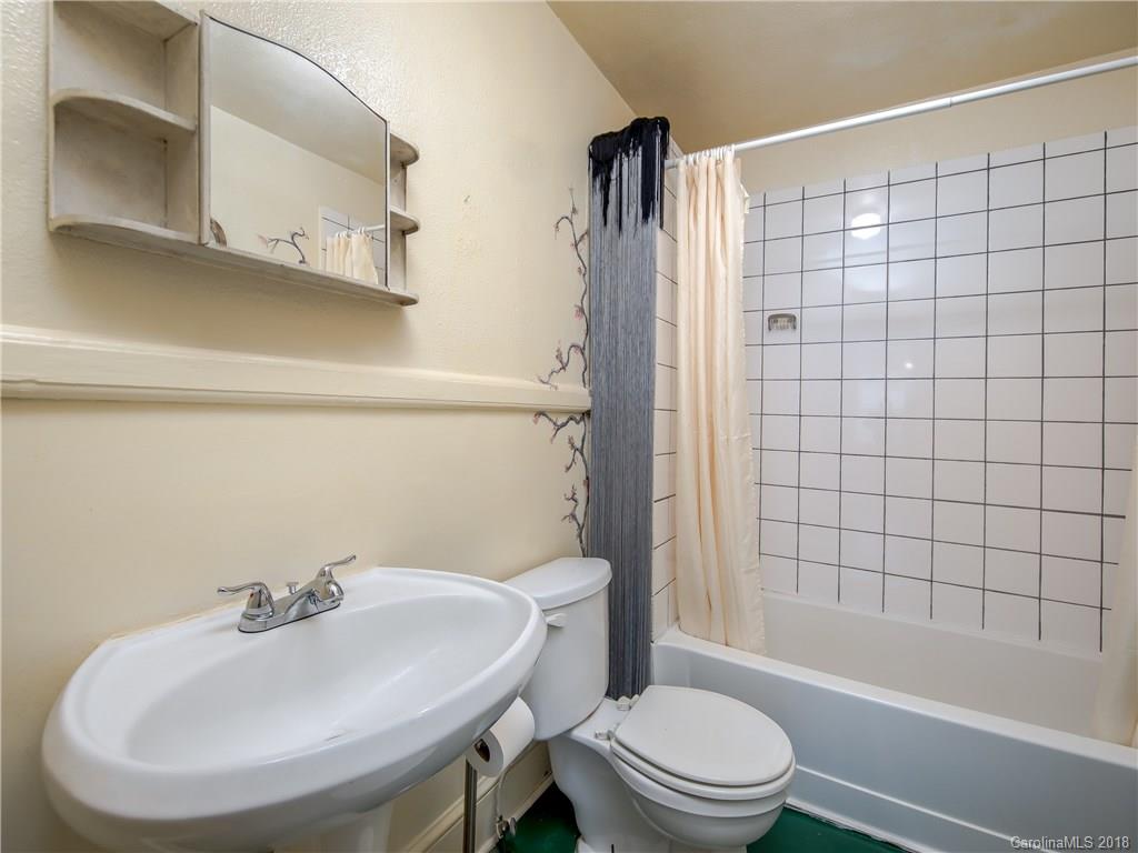 13 Deavermont Circle Asheville NC 28806