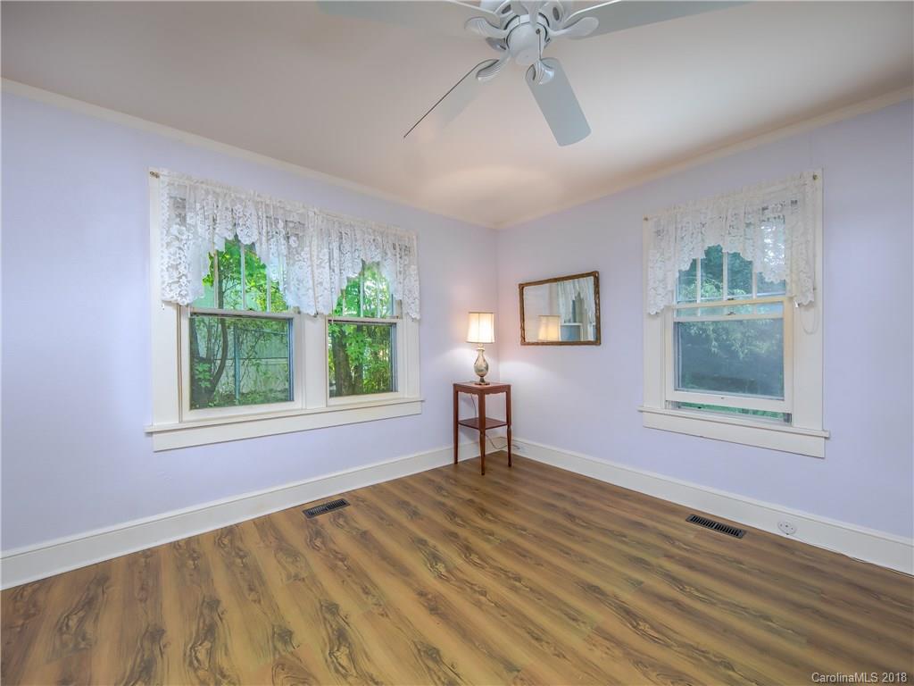 13 Deavermont Circle Asheville NC 28806