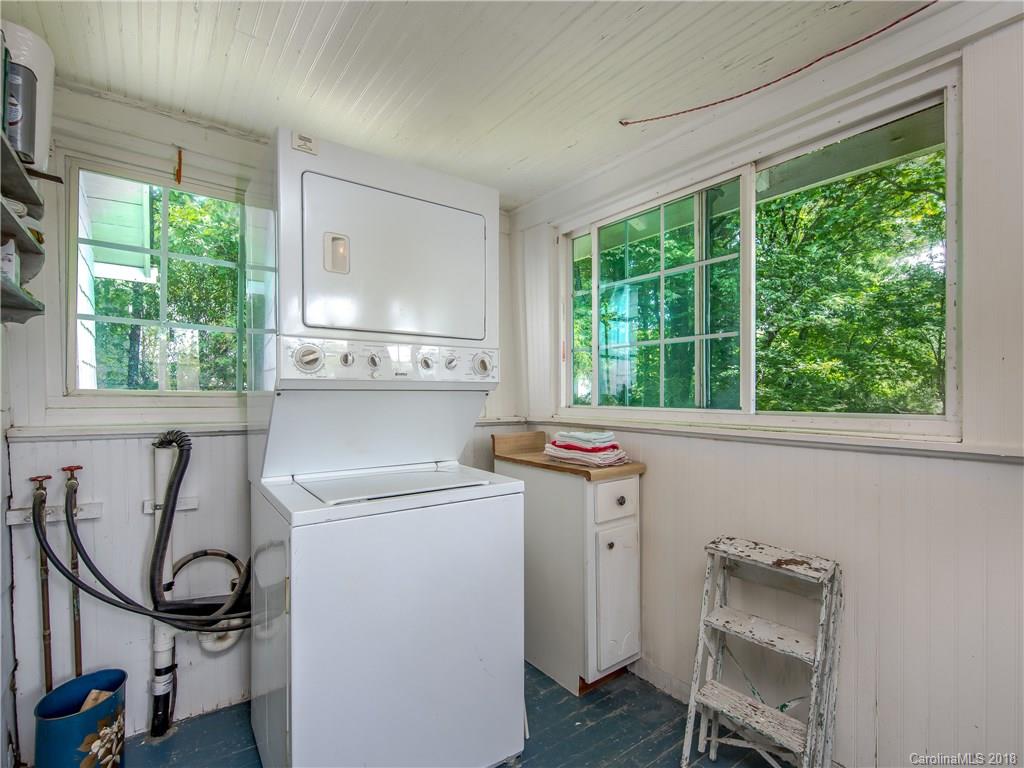 13 Deavermont Circle Asheville NC 28806