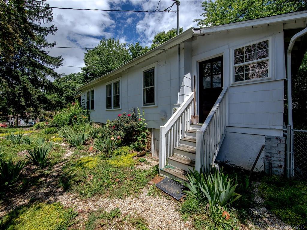 13 Deavermont Circle Asheville NC 28806