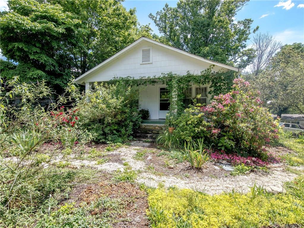 13 Deavermont Circle Asheville NC 28806