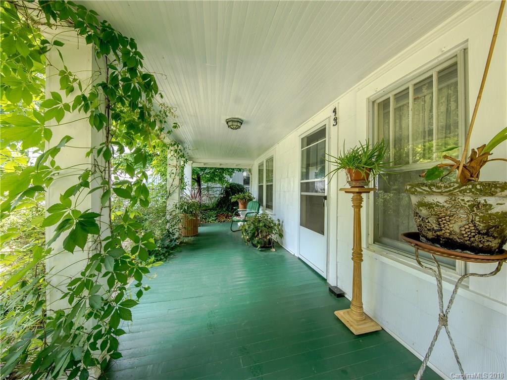 13 Deavermont Circle Asheville NC 28806