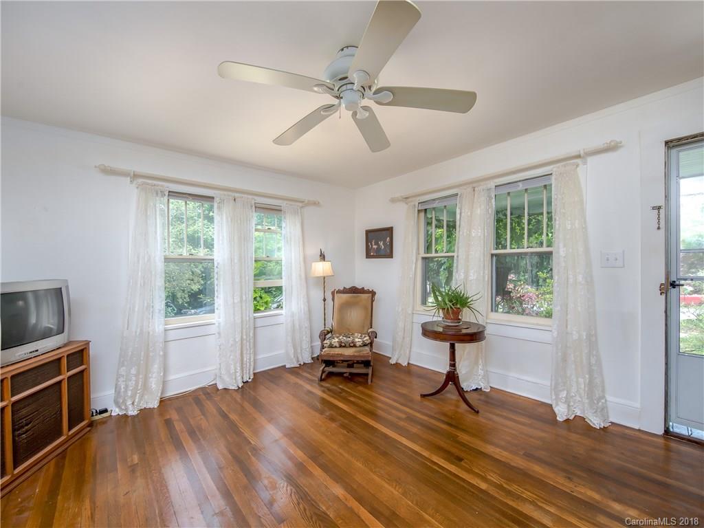 13 Deavermont Circle Asheville NC 28806