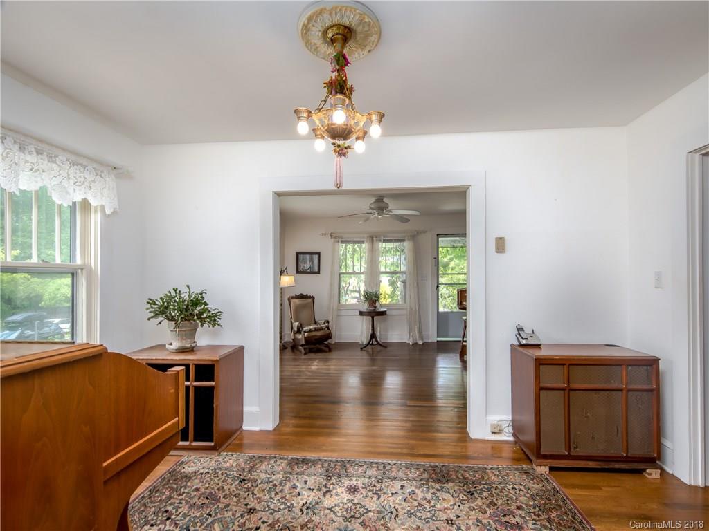 13 Deavermont Circle Asheville NC 28806