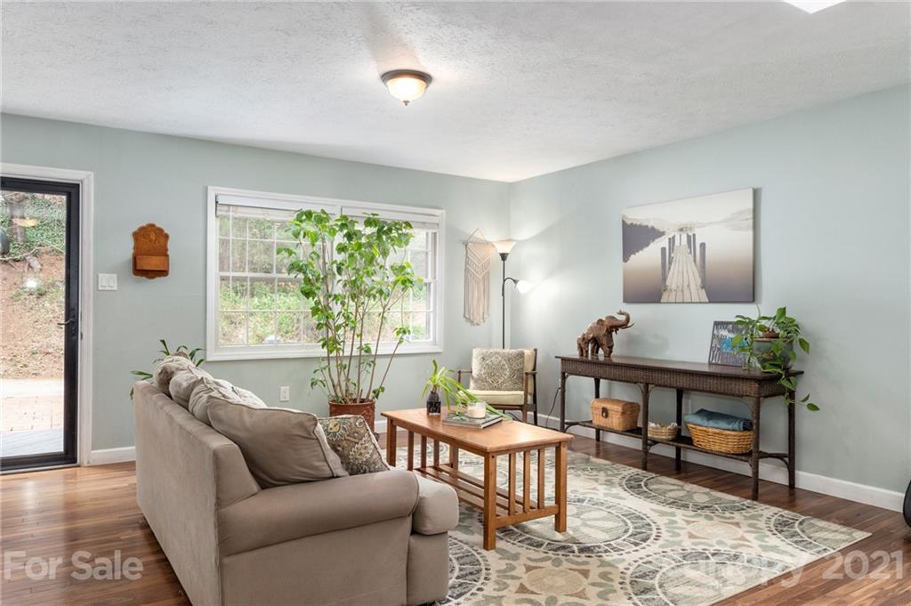 31 Springwood Drive Asheville NC 28805