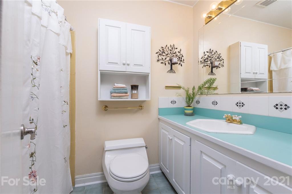 31 Springwood Drive Asheville NC 28805