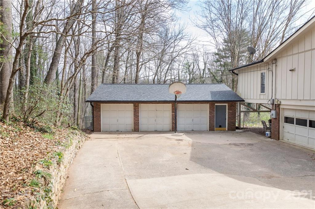 31 Springwood Drive Asheville NC 28805