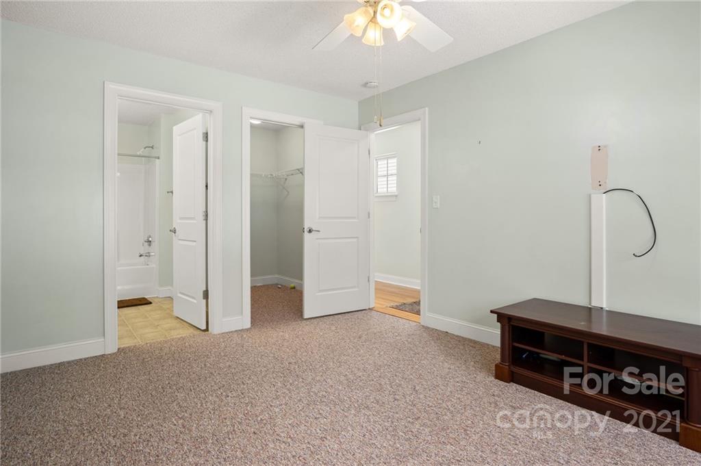 156 Wash Creek Drive Hendersonville NC 28739