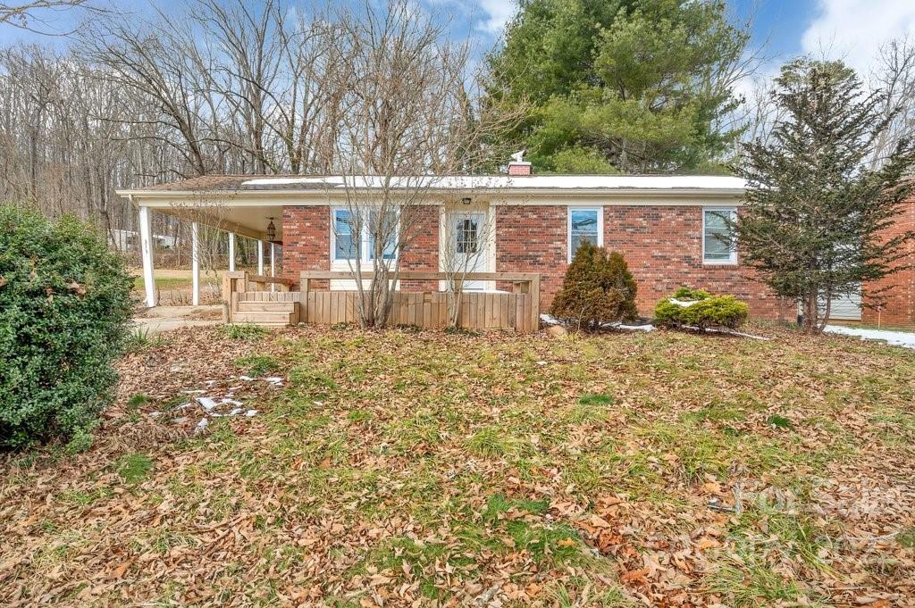 313 Oak Hill Road Candler NC 28715