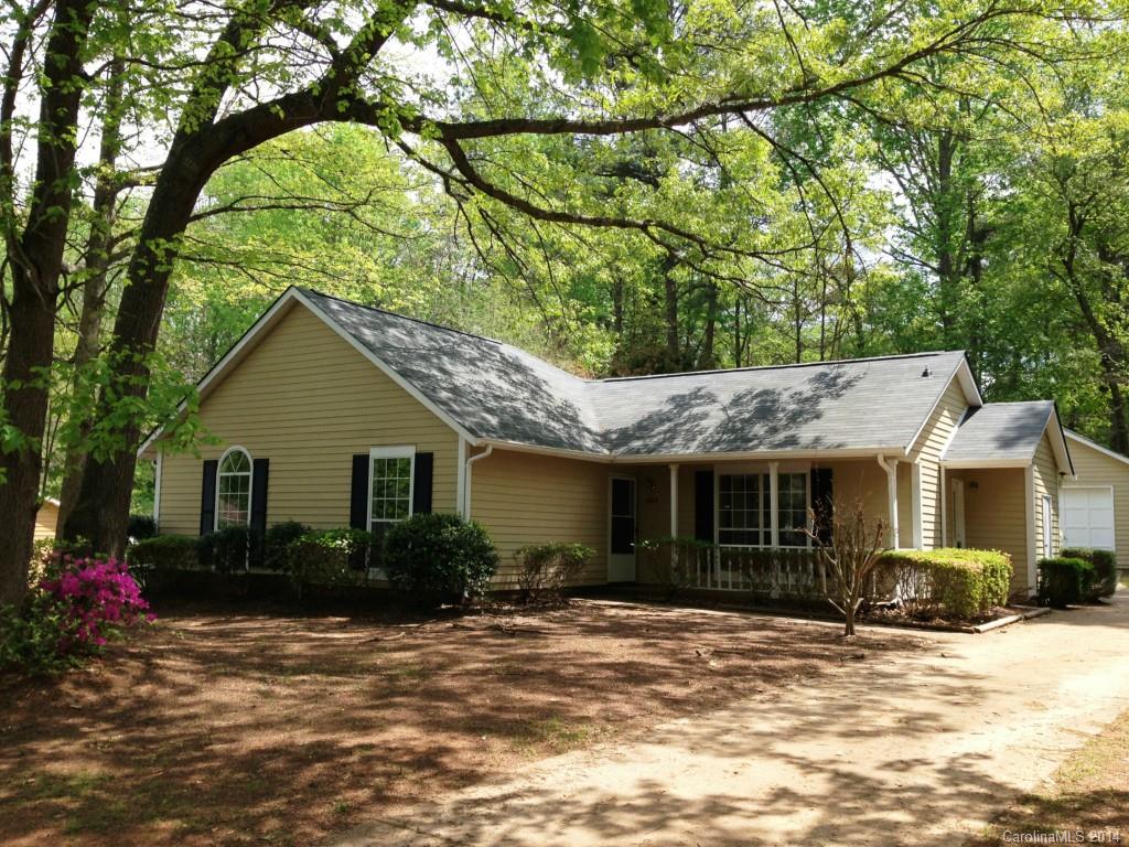 6624 Goldfinch Road Charlotte NC 28227