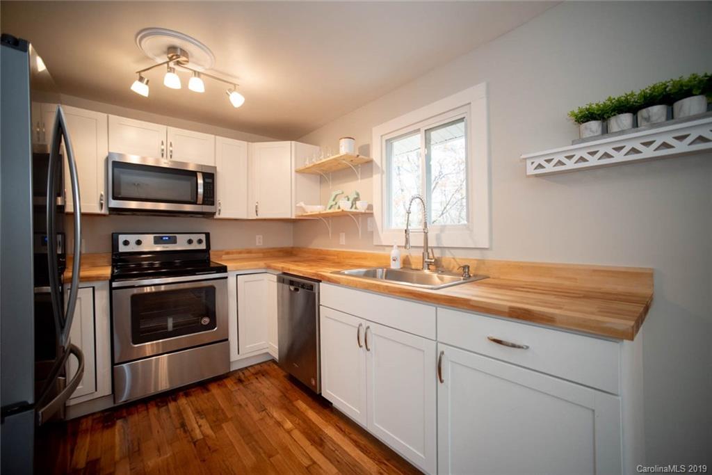 5 Violet Hill Circle Asheville NC 28805