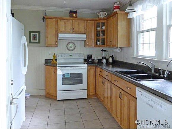 9 Enka Crescent Street Candler NC 28715