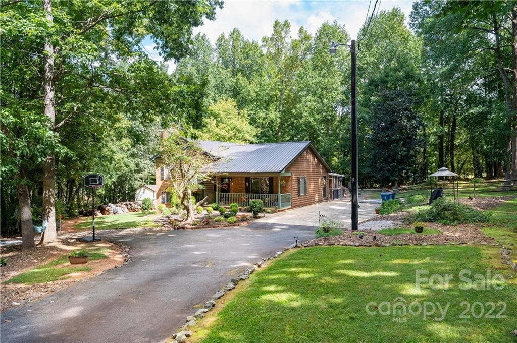 1098 Maple Drive Newton NC 28658