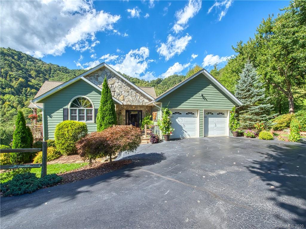 8 Kinross Lane Waynesville NC 28785