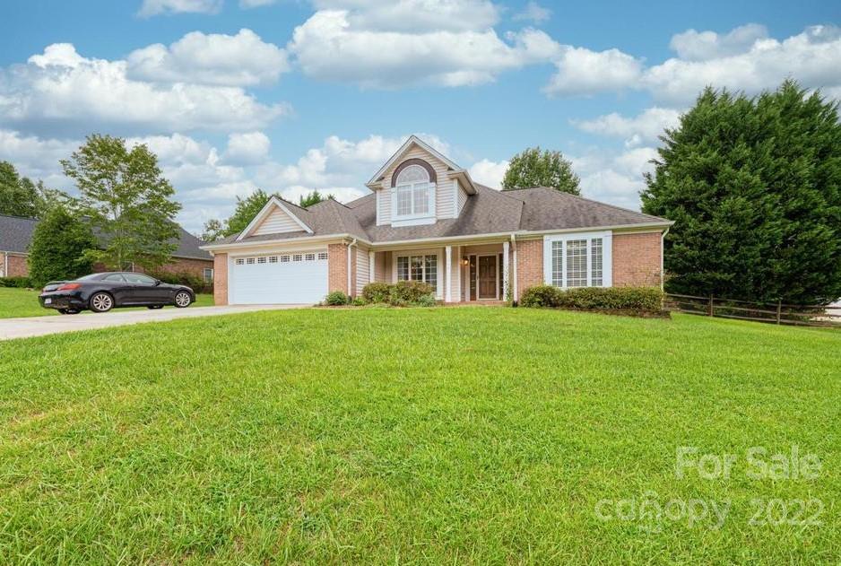1446 Sweetbriar Lane Hickory NC 28602