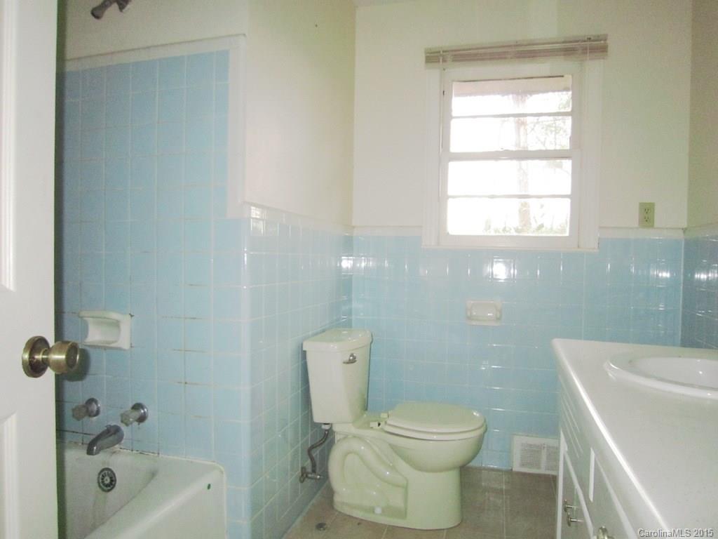 12 Water Oak Lane Candler NC 28715