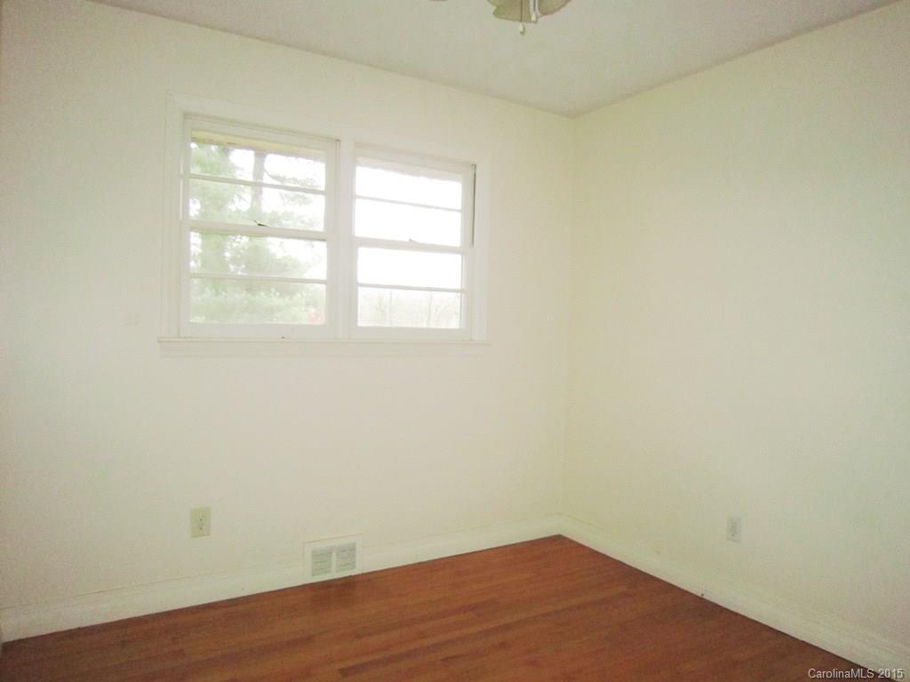 12 Water Oak Lane Candler NC 28715
