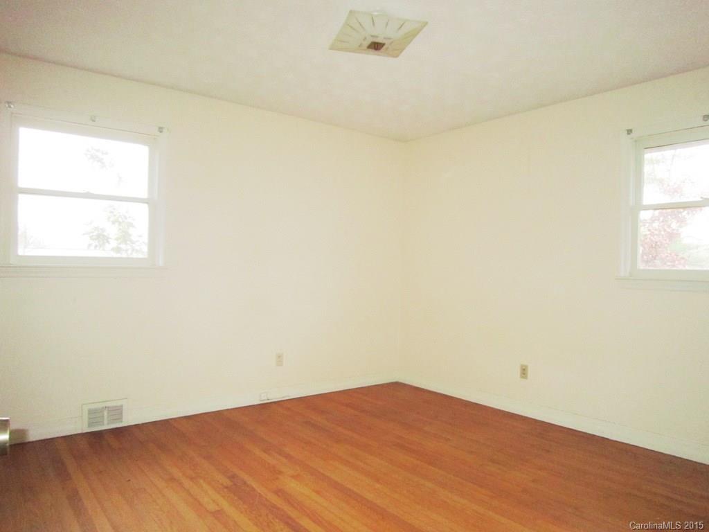 12 Water Oak Lane Candler NC 28715